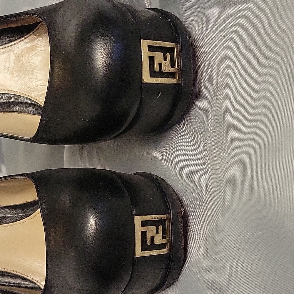 Fendi Pump Leather Shoes For Women Gem